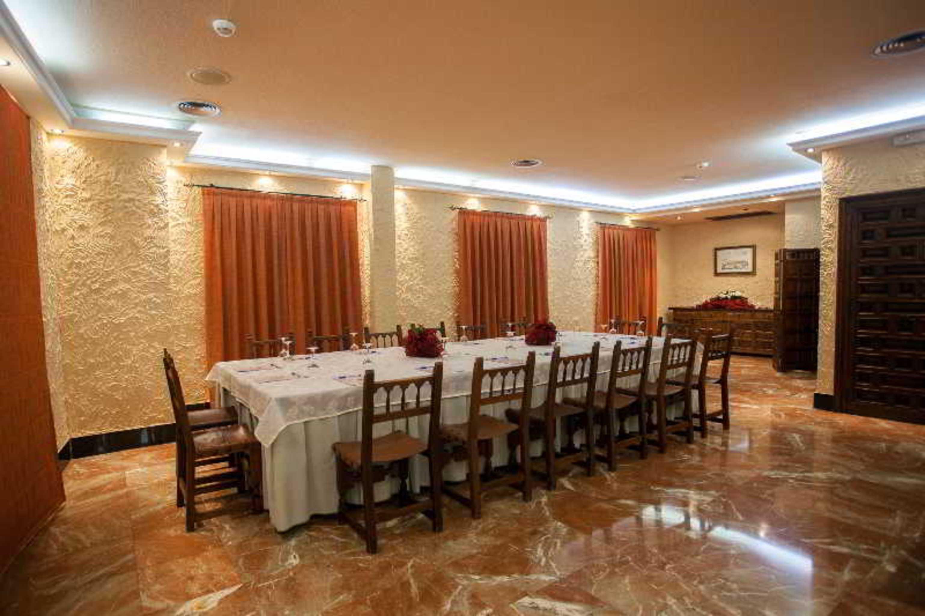 Sercotel Alfonso Vi Hotel 4*